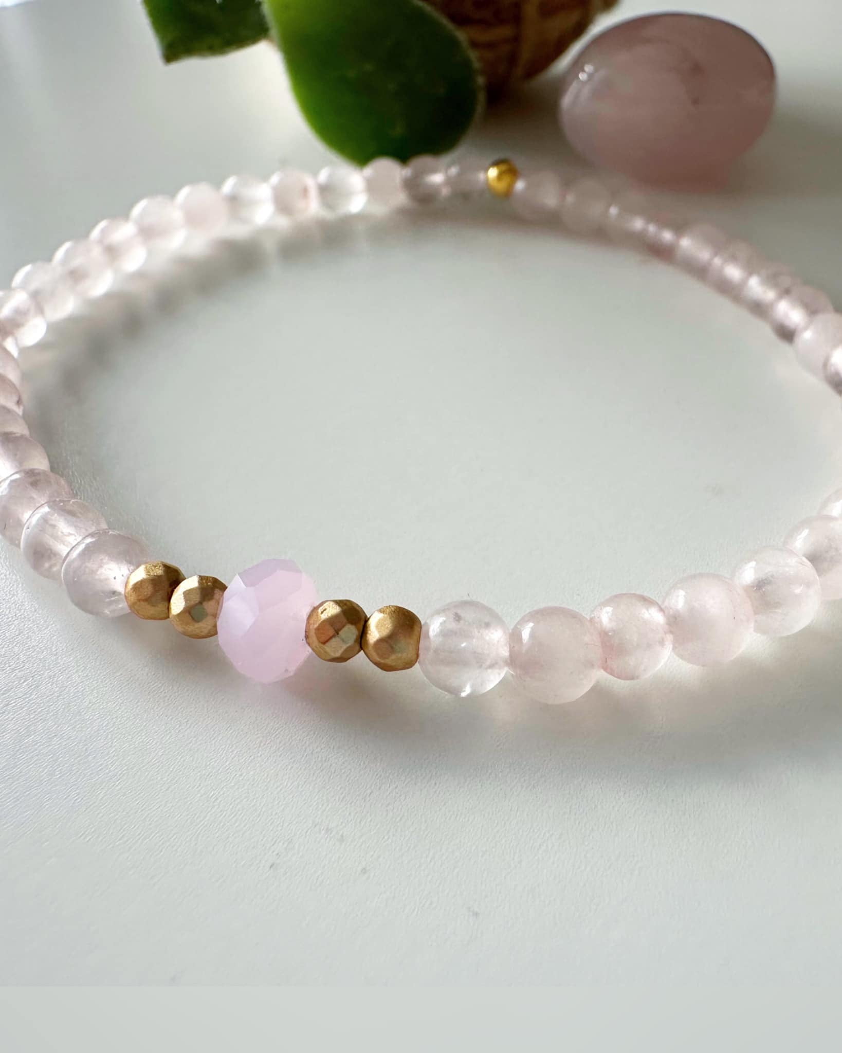 pulsera signo Tauro, pulsera Tauro mujer, pulsera zodiacal Tauro, pulsera del zodiaco Tauro, pulsera con piedra cuarzo rosa, pulsera Tauro con cuarzo rosa, joyas para signo Tauro, joyas zodiacales Tauro, pulsera espiritual Tauro, pulsera energética Tauro, pulsera con cuarzo rosa natural, pulsera con piedra del amor, pulsera con piedra natural Tauro, joyas con cuarzo rosa, joyas con significado Tauro, pulsera protectora Tauro, joyas para mujeres Tauro, joyas de Tauro con cuarzo rosa, pulsera para mujer 