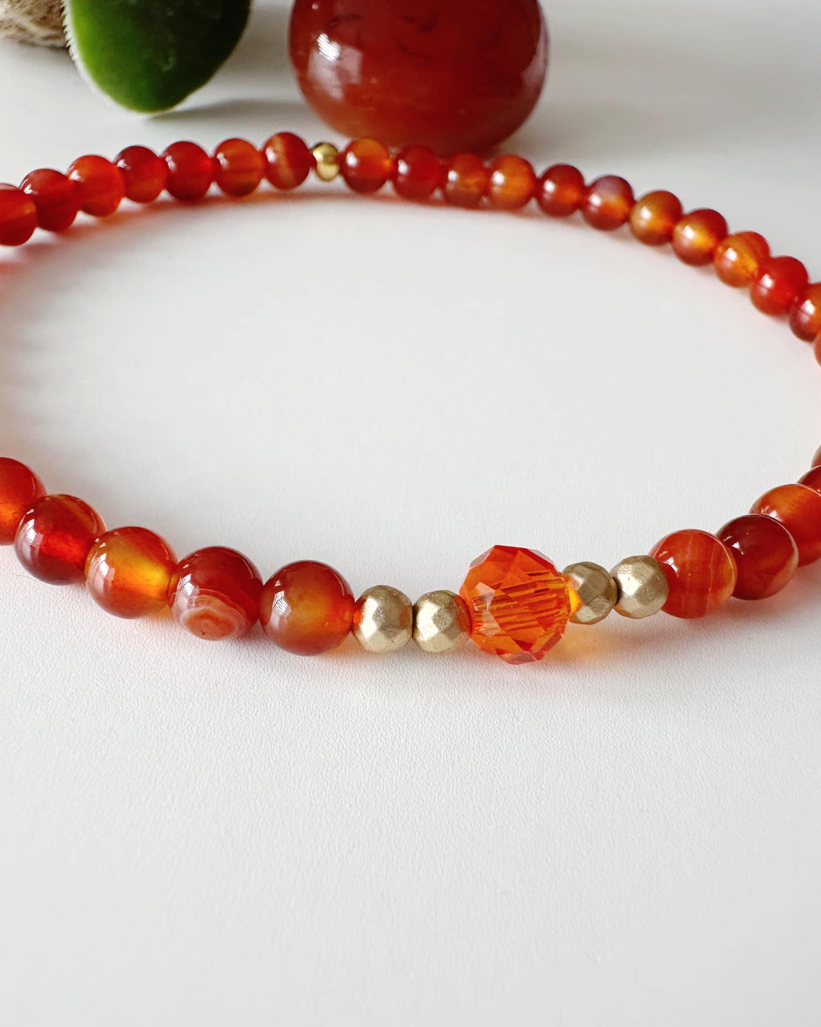 pulsera en peidras cornalinas para escorpio