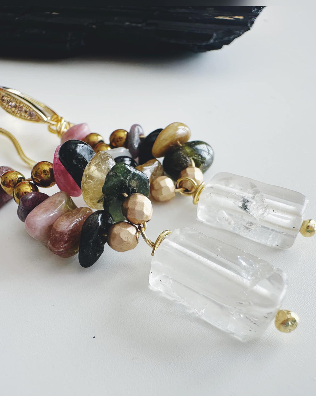 turmalinas chip multicolor y cuarzos